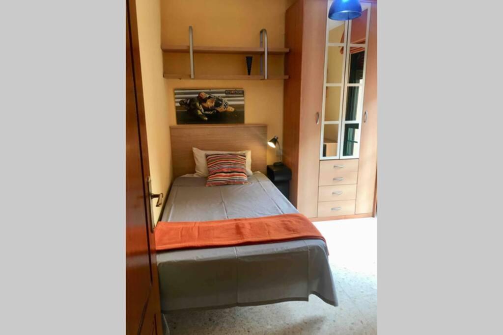 Confortable-Tranquilo Apartamento Junto Al Centro Malaga Luaran gambar