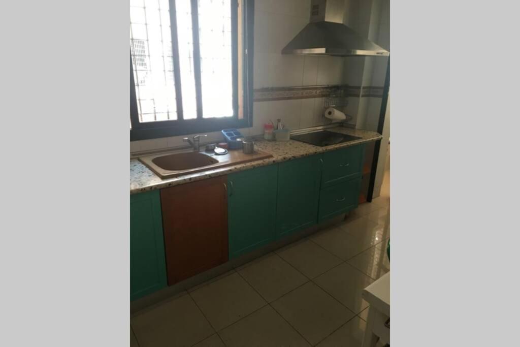 Confortable-Tranquilo Apartamento Junto Al Centro Malaga Luaran gambar