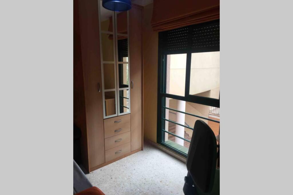 Confortable-Tranquilo Apartamento Junto Al Centro Malaga Luaran gambar
